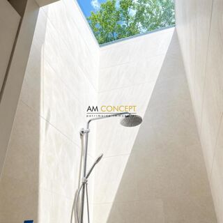 Vente Maison Exclusivité. Villa contemporaine au design soigné. Piscine, gr Contes