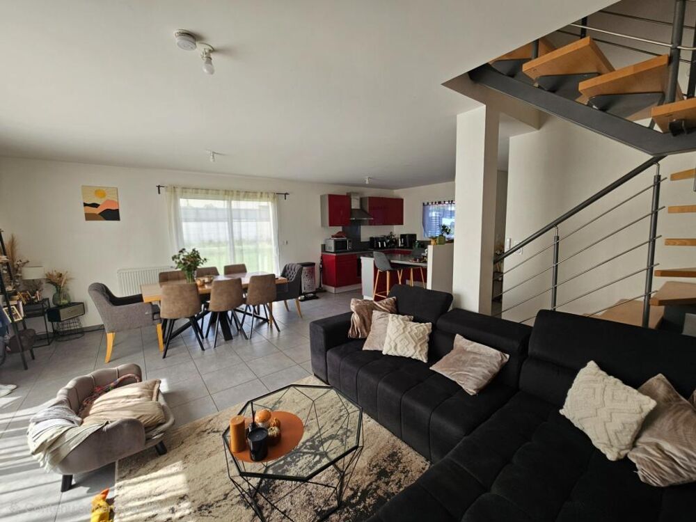 Vente Maison Maison à vendre 8 pièces PERIGNAT LES SARLIEVE (63) Perignat les sarlieve