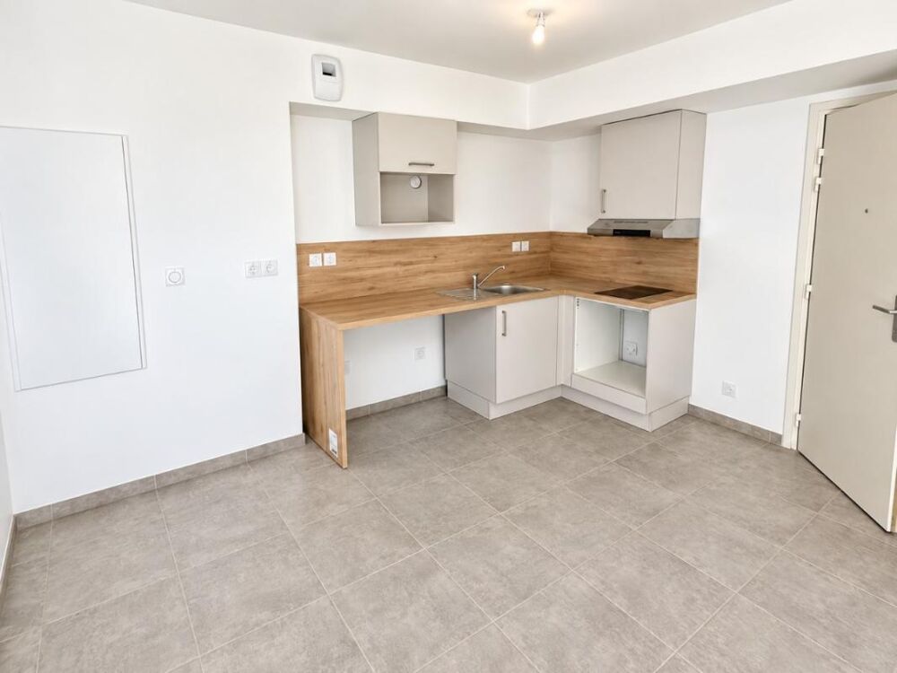 Location Appartement T2 avec parking et loggia à MARSEILLE Marseille 14