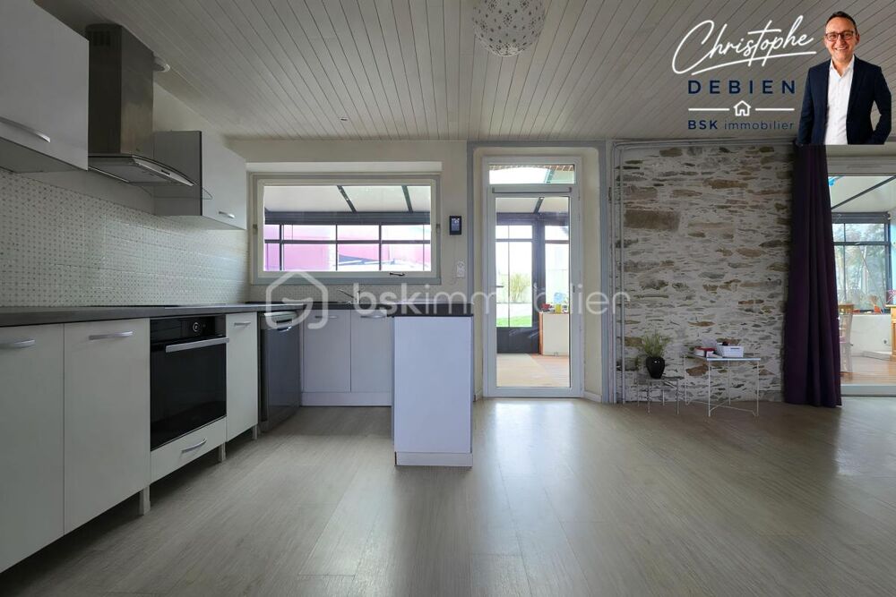 Vente Maison PAVILLON FAMILIAL 221 M² – 6 CHAMBRES – JARDIN CLOS & DÉPENDANCES – CENTRE DE CHAVAGNES-EN-PAILLERS Chavagnes en paillers