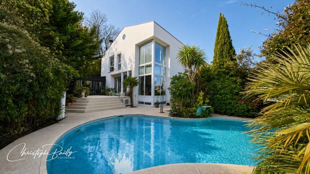 Côte Pavée / Limayrac : maison darchitecte familiale avec piscine, vue dégagée et garage double