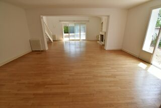 Vente Maison Maison à vendre 4 pièces proche de ANGOULEME (16) à Voeuil. 3 chambres, 1 garage. Terrain Angouleme