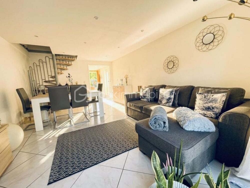 Vente Maison Retour à la Vente ! Maison 5 pièces 100 m² clé en main avec 4 chambres RER E à pied Roissy en brie