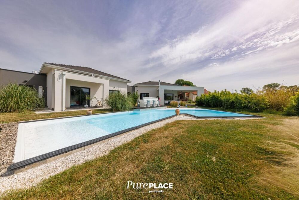 Vente Maison Villa d'architecte contemporaine avec piscine chauffée et vues sur le Puy de Dôme et le Sancy Chapdes beaufort