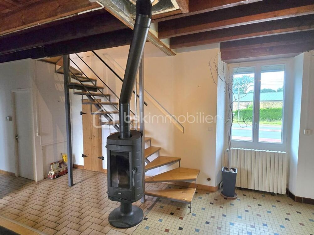 Entre Laval et Mayenne pavillon 4 chambres 3500m² de terrain