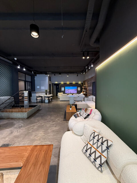 Local/bureau &agrave; vendre  () 680000 74100 Annemasse