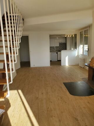  Appartement à louer 4 pièces 89 m²