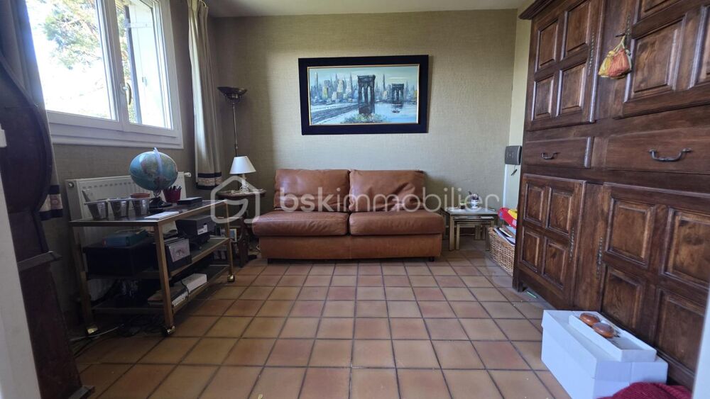 Maison individuelle 185 m2 - 5 chambres + bureau - garage et terrain 760 m2