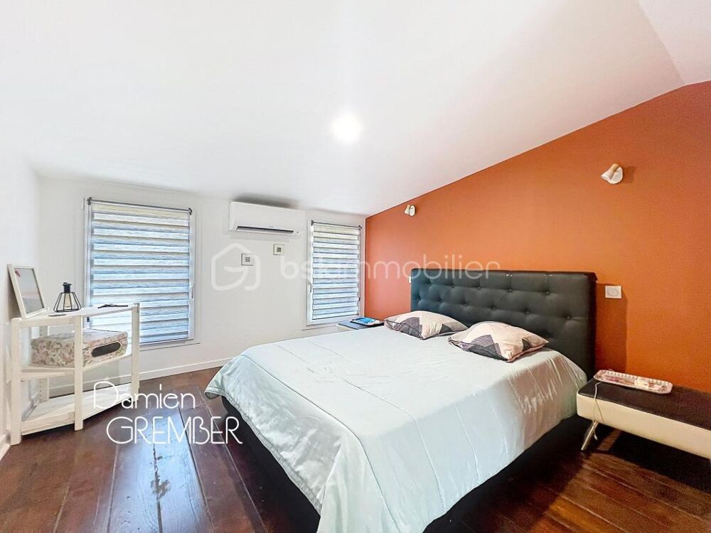 Maison de ville rénovée avec cour  2 chambres  Florensac