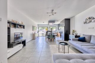  Maison à louer 6 pièces 132 m²
