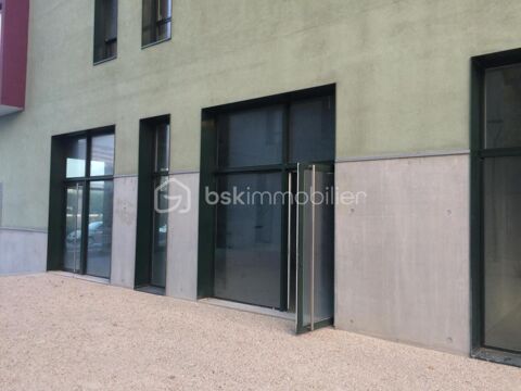 Local commercial Saint Denis 118m&sup2; 2780 93200 Saint denis