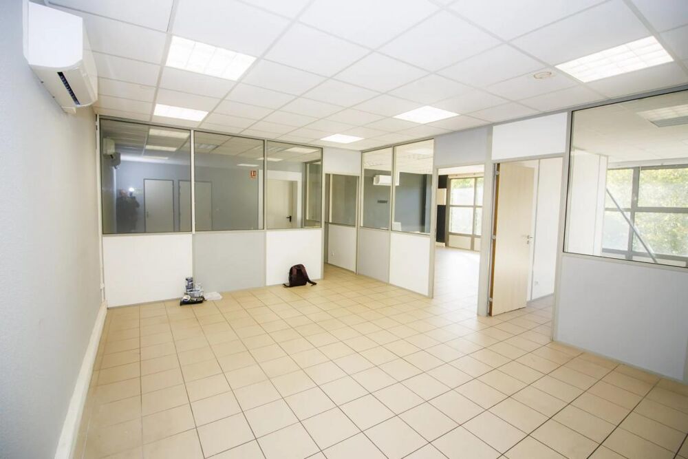   bureaux 82 m2 + 2 parkings Brignais