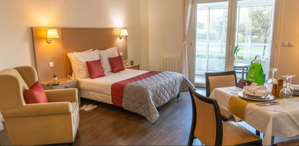 CHATILLON - T2 avec balcon  Résidence standing  Sans gestion
