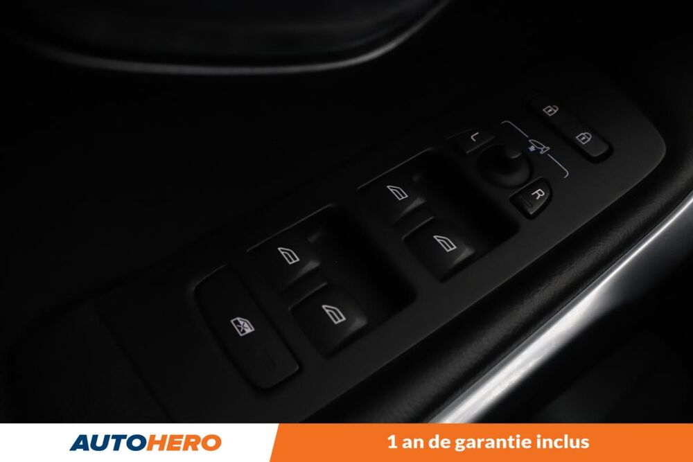 V40 2.0 T2 Signature Edition 122 ch 2019 occasion 92130 Issy-les-Moulineaux