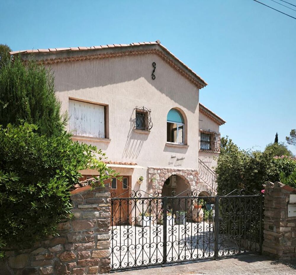 Maison BOULOURIS- SAINT-RAPHAEL 7 pièce(s) 184 m2