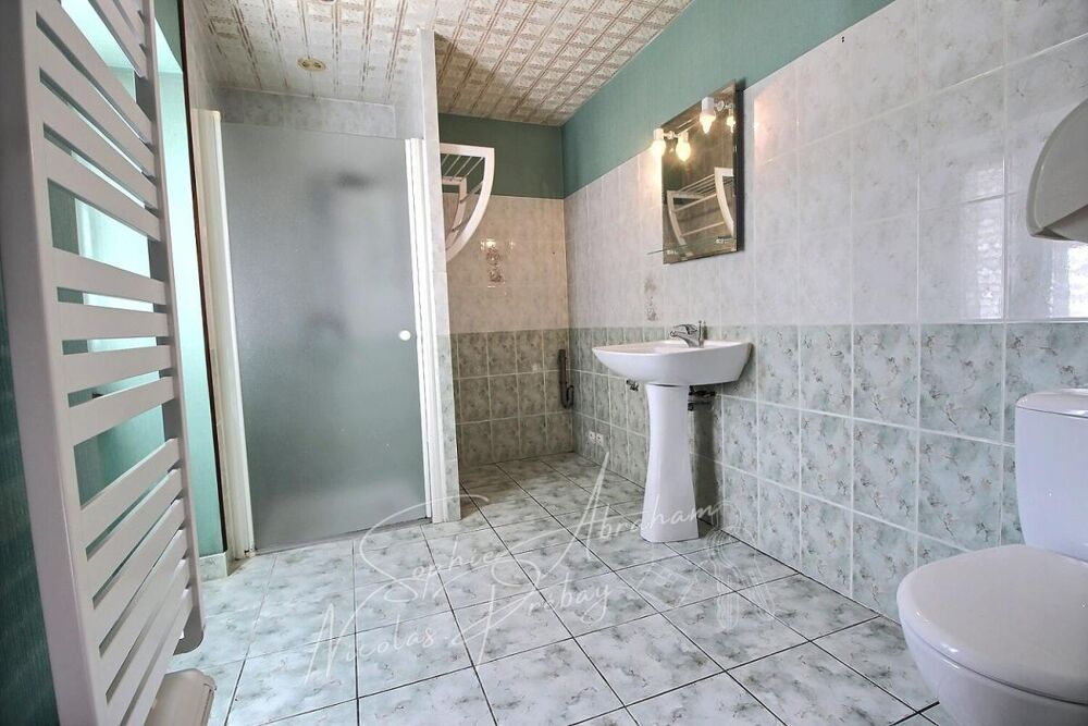 Vente Maison Maison en pierres avec cour close de murs, 3 chambres, dépendances Janville en beauce