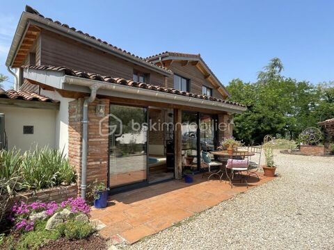   MAISON RENOVEE AVEC PISCINE INTERIEURE Maison - 7 pi�ce(s) - 170 m�