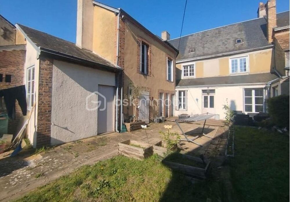 Grande maison de caractère au coeur de Mondoubleau
