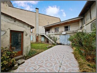  Maison  vendre 15 + pices 342 m