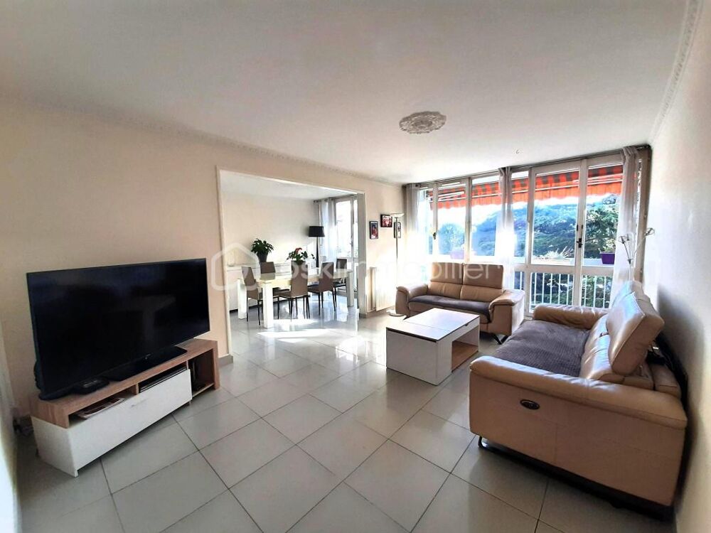APPARTEMENT T5 AVEC GRAND BALCON