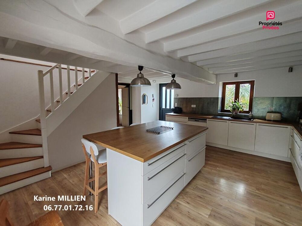 SAINT GERMAIN SUR AVRE Maison individuelle avec studio aménagé - 1 étage - 4 chambres - Petites dépendances pour stockage - Terr