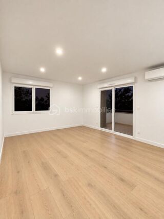 Vente Appartement EXCLUSIVITÉ – PLAISANCE-DU-TOUCH – T2 ENTIÈREMENT RÉNOVÉ AVEC TERRASSE ET 2 PARKINGS Plaisance du touch