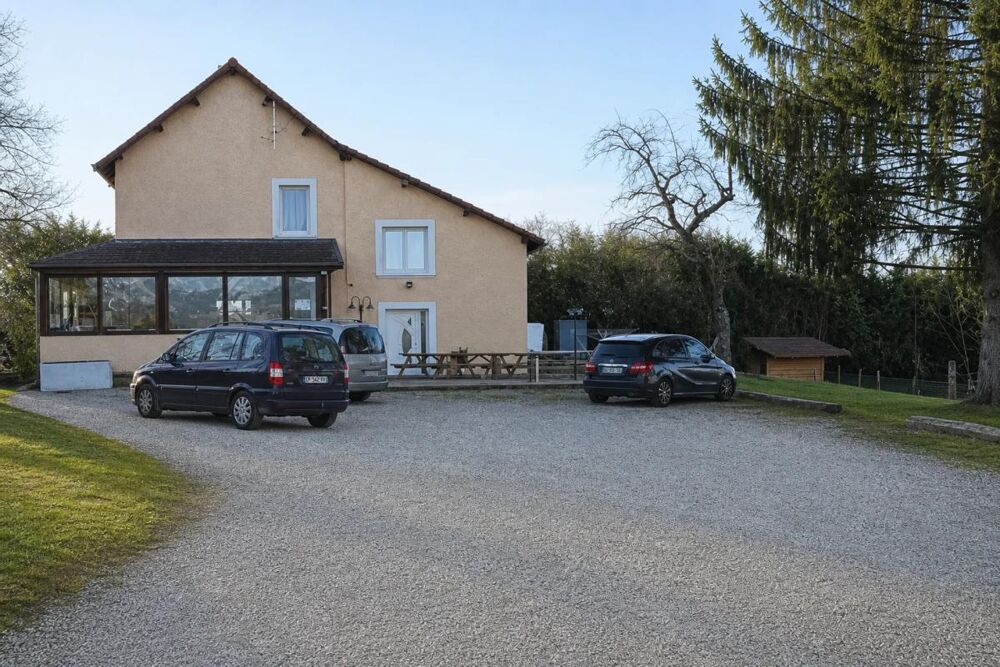 LES ABRETS-EN-DAUPHINÉ (38490)  PROPRIÉTÉ ATYPIQUE  335 m²