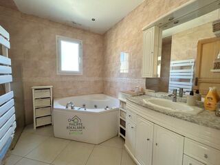  Immeuble � vendre 5 pi�ces 593 m�