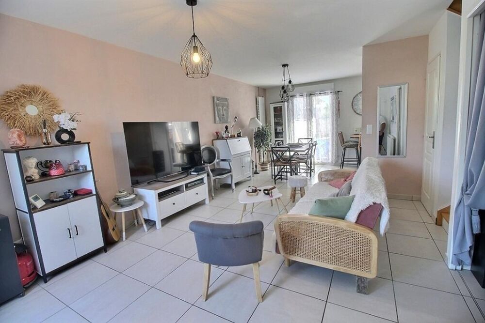Vente Maison Maison récente de 2019 – 82 m² – 3 chambres – Garage – Terrain de 165 m² – Impasse au calme – Silly-le-Long Silly le long