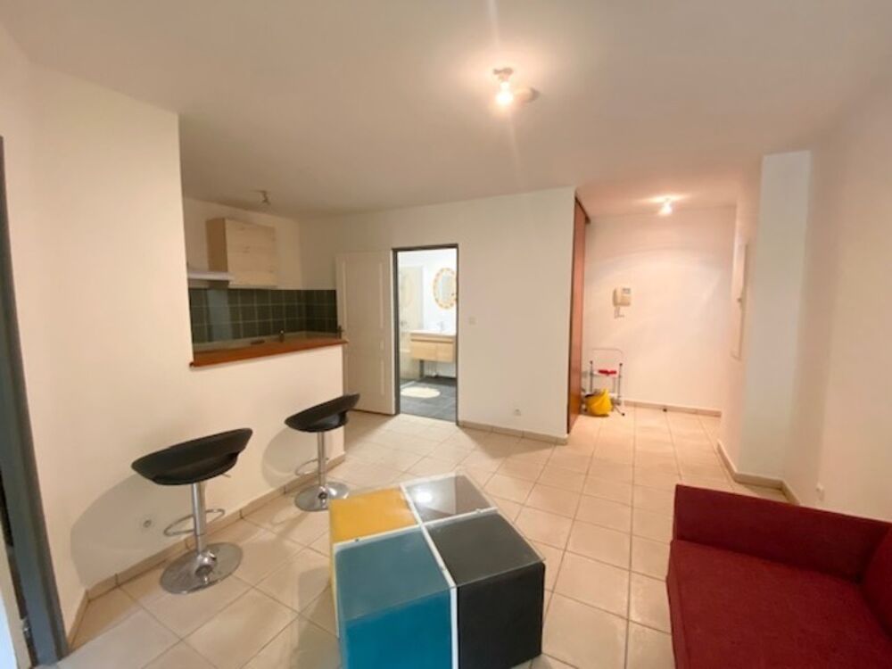 A louer Appartement 2 pièces 49 m² sur BELLE PIERRE (974)