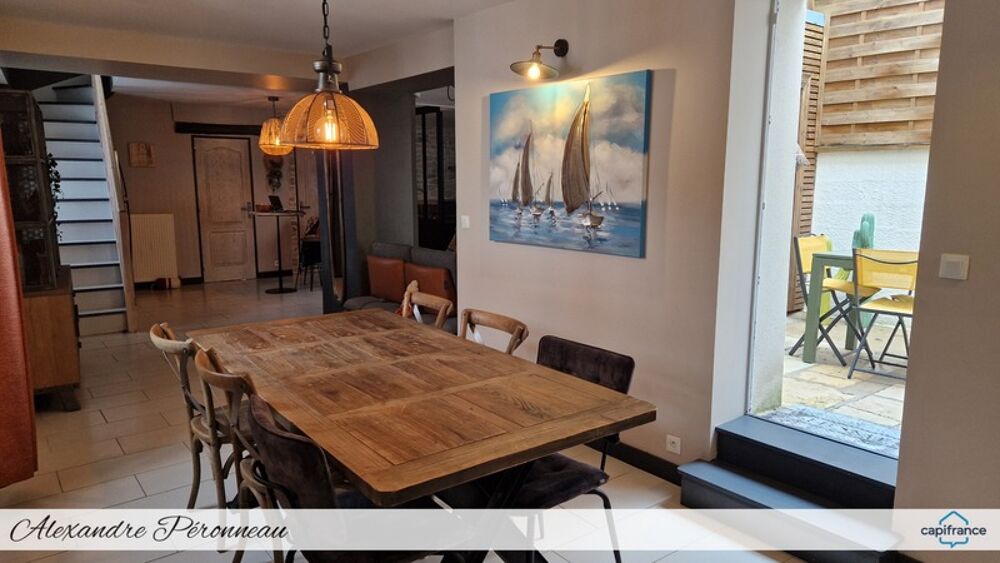 Charmante maison en pierre 180 m², 4 chambres NUAILLE D'AUNIS (17)