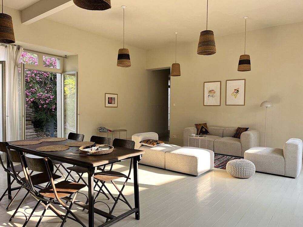 ILE AUX MOINES, COEUR DE BOURG, ANCIENNE ECOLE TRANSFORMEE EN HABITATION, 4 CHAMBRES, 748800€ FAI