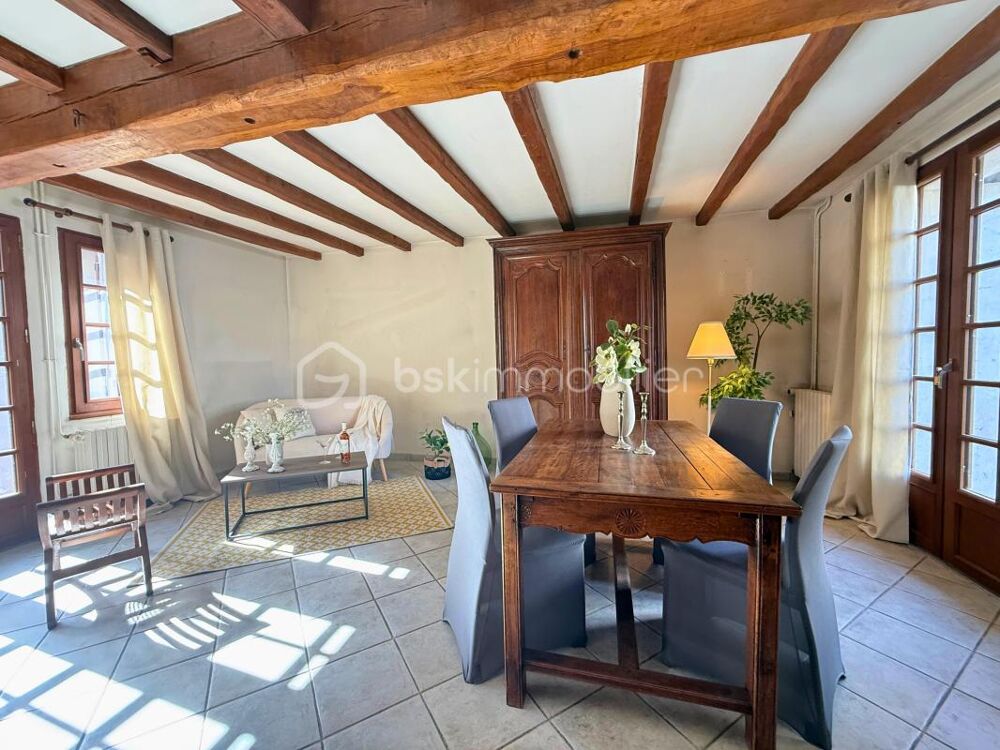 Villabé  Élégante maison de caractère au coeur du village