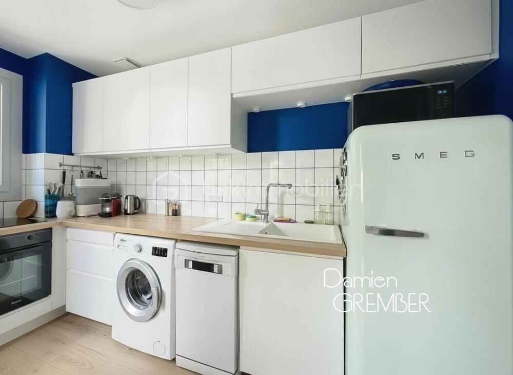 Beau T3 climatisé traversant avec cellier, parking dans résidence avec piscine ?????