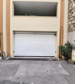  Parking / Garage � vendre 12 m�