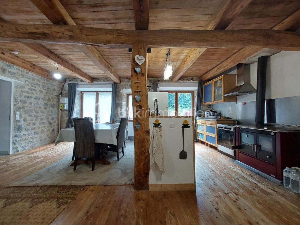 Vente Maison ? SAINT-NECTAIRE – MAISON DE CARACTÈRE AVEC NOMBREUSES DÉPENDANCES Saint nectaire