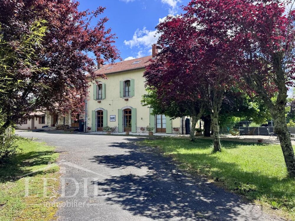 Gare réhabilitée avec gites et chambres d'hotes