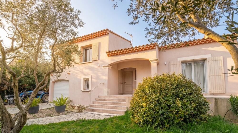 Maussane-les-Alpilles  Élégante maison rénovée, à deux pas du village