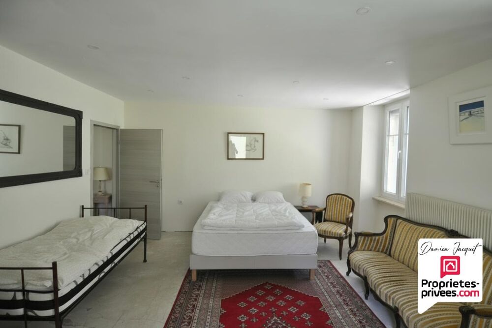 Vente Maison Maison et dépendance Glay 5 pièces 3 chambres  177 .1  m2. Ecuries  298.4 m² . Dépendances 792.44 m² Glay