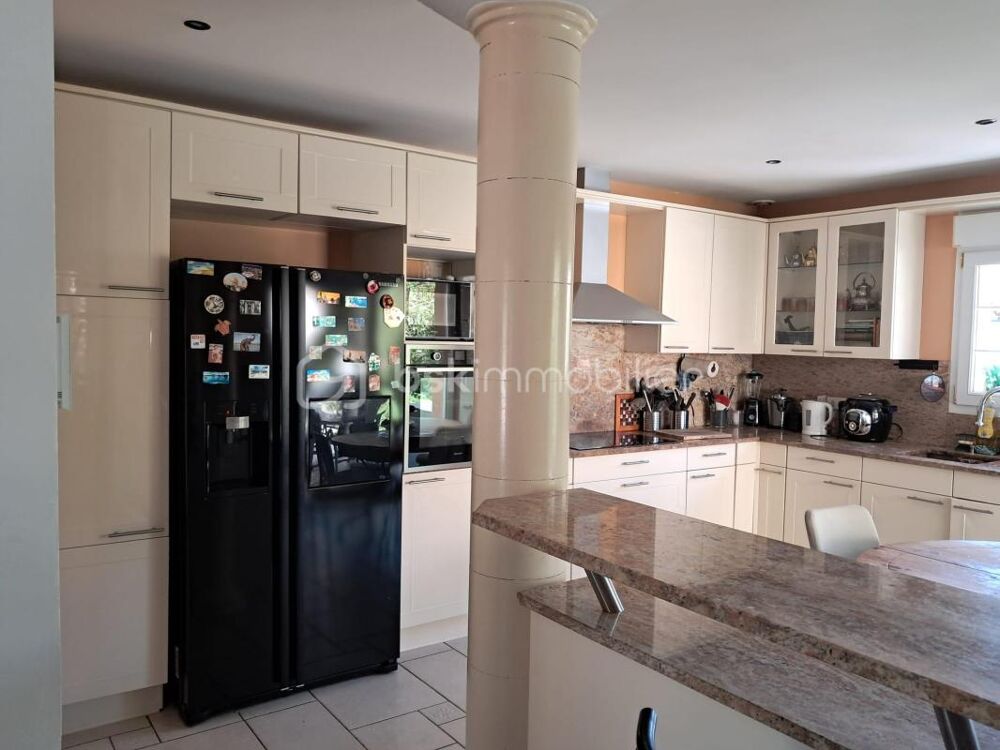 Vente Maison À VENDRE – SPACIEUSE MAISON FAMILIALE AVEC PISCINE ET GRANDE DÉPENDANCE, À PROXIMITÉ DE NANCY Fontenoy sur moselle