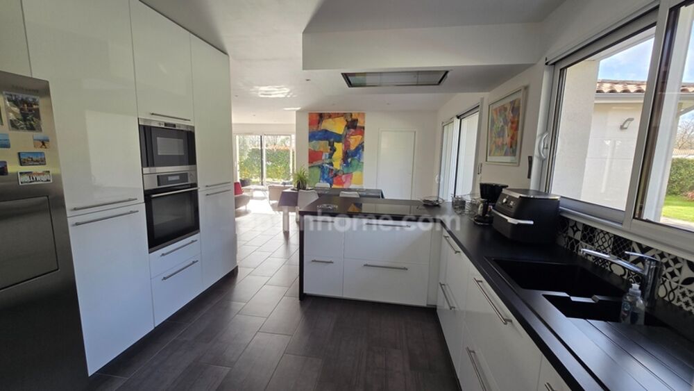 Villa contemporaine dexception  160 m² - 6 pièces à SAUCATS (33)