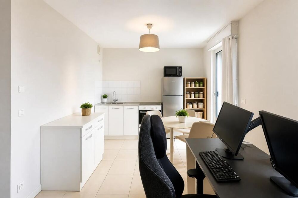 Vente Appartement À VENDRE – STUDIO AU DERNIER ÉTAGE – GRENOBLE CENTRE Grenoble
