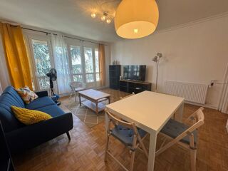  Appartement à louer 4 pièces 92 m²