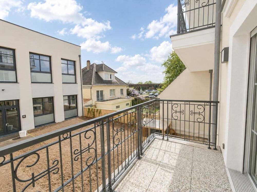 Location Appartement Studio avec parking et balcon à CLAMART Clamart