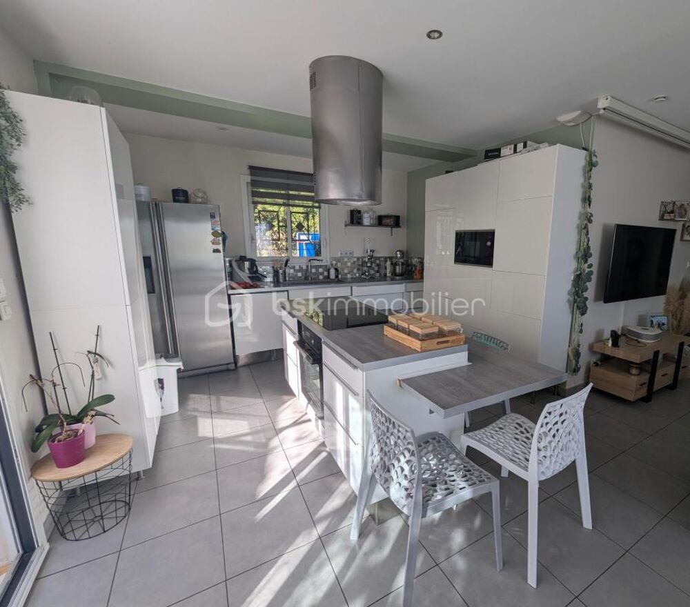 Maison de 101m2 avec garage, construction 2013, 5 pièces, 4 chambres