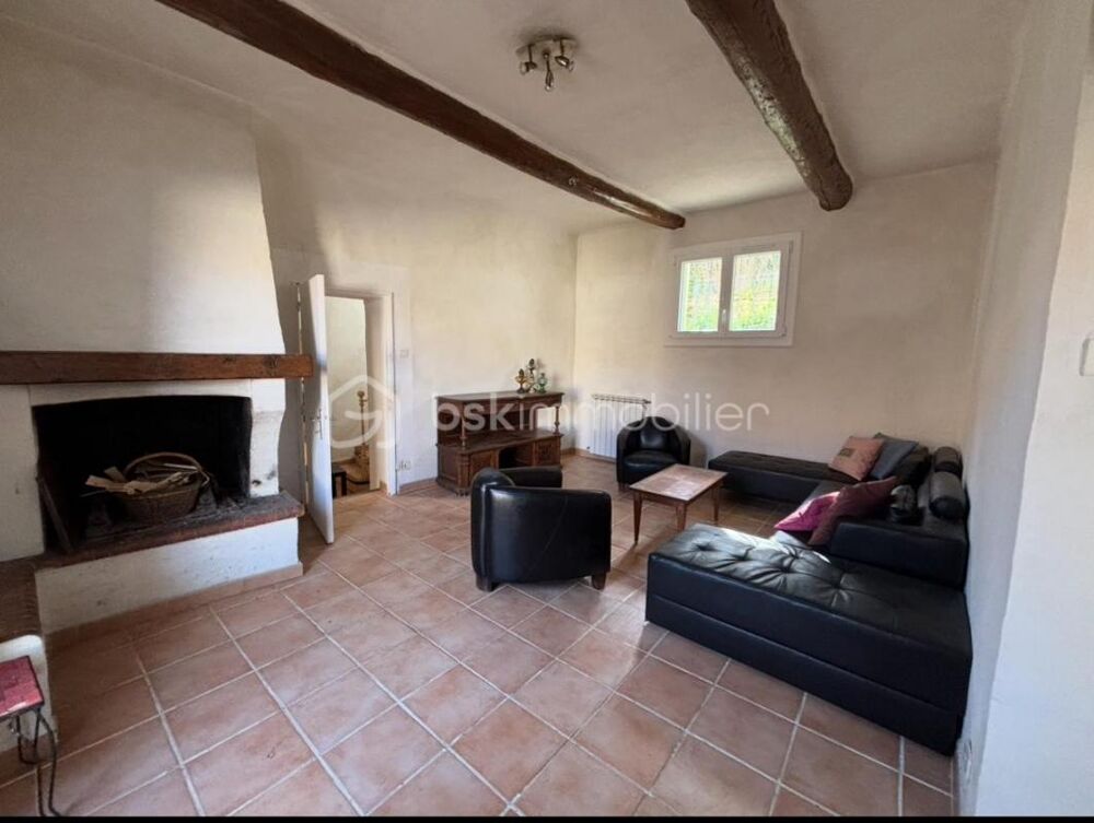 Maison Familiale avec Annexes à SIMIANE COLLONGUE