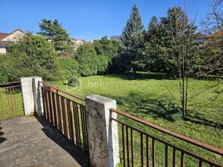  Propriété/château à vendre 8 pièces 185 m²