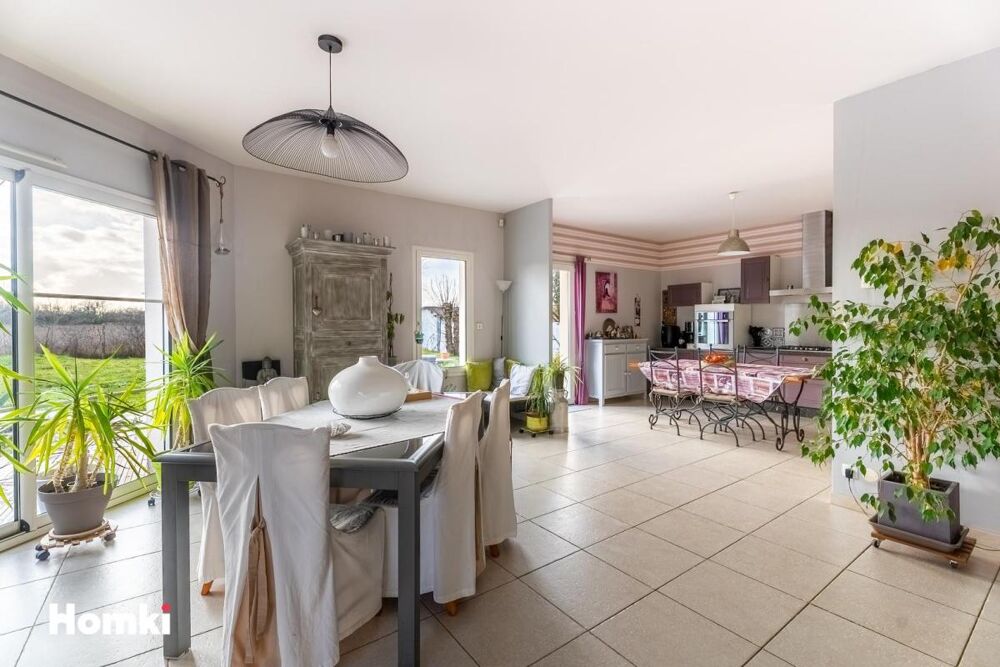 Maison/Villa T6 de 169 m² à Sainte-Eulalie 33560