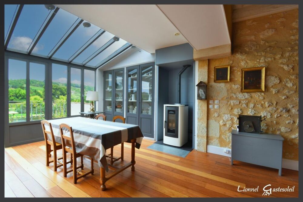 Maison de ville de caractère à vendre 3 à 4 chambres avec vue sur la Dordogne à SAINTE FOY LA GRANDE (33)