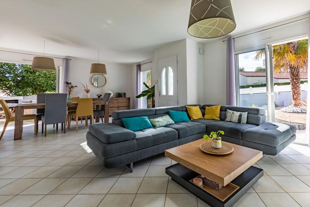 Maison Gorges 6 P . 4 Chs . Bureau . 126.3 M² . Double garages . T 932 M² . Terrasse . Abri jardin